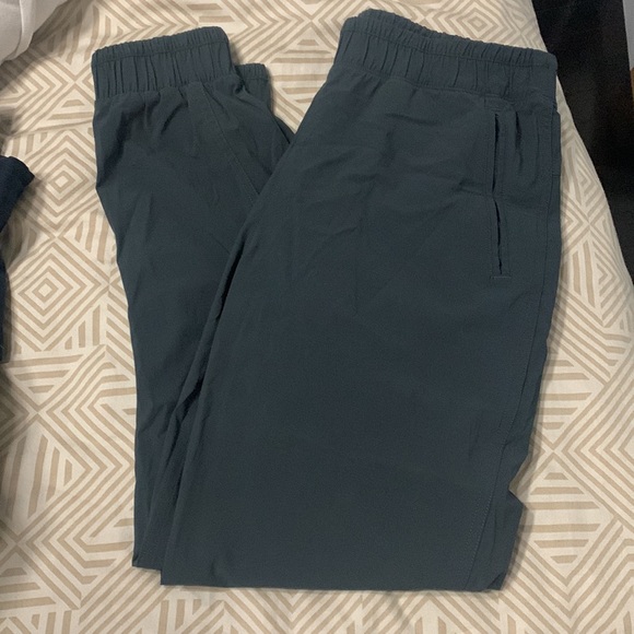 Lululemon Get there Pant (25”) - Picture 6 of 6